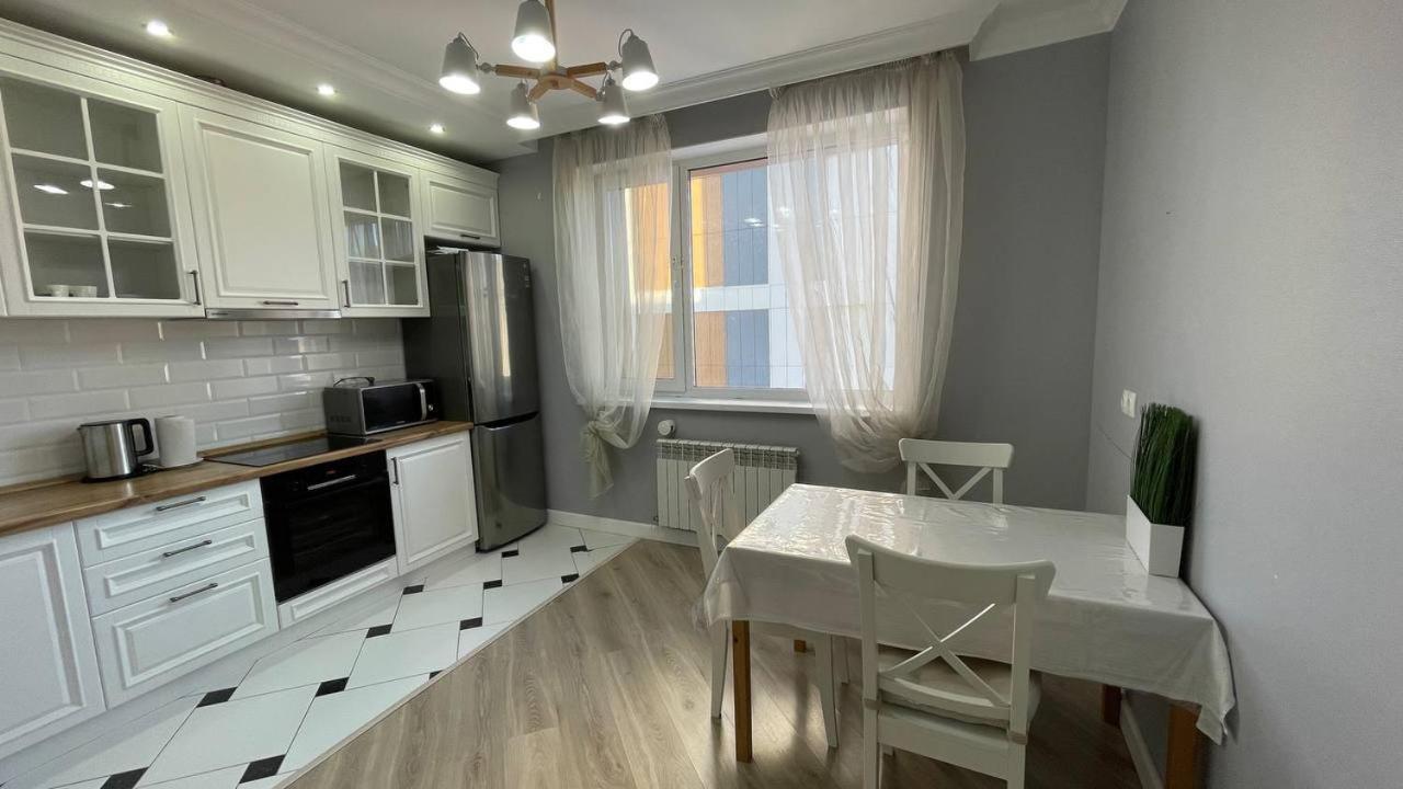 Ernaz Plus Apartments: Sauran-Towers 아스타나 외부 사진